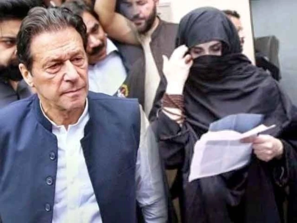 توشہ خانہ ٹو؛ عمران خان اور بشریٰ بی بی کی جلد سماعت و ٹرائل روکنے کی درخواست دائر