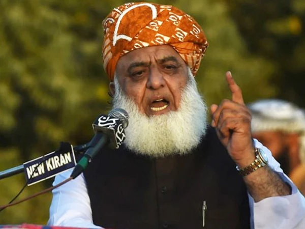 پوری امت مسلمہ حماس کے ساتھ کھڑی ہے، فضل الرحمان کی دوحا میں اسرائیلی حملے کی مذمت