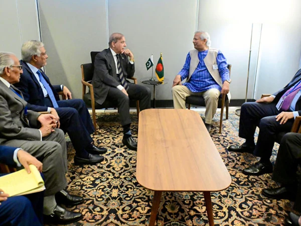 وزیراعظم کا پاکستان اور بنگلا دیش کے درمیان تعلقات مضبوط کرنے کے عزم کا اعادہ