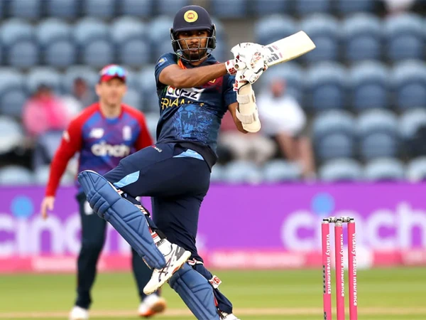 سری لنکن بلے باز دسن شناکا نے شرمناک ریکارڈ اپنے نام کرلیا