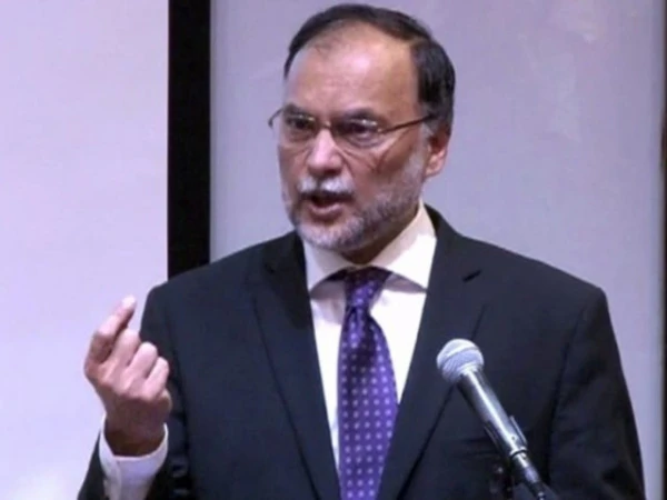 پاکستان چوتھی ترقیاتی ’’اڑان‘‘ پر گامزن ہے، معیشت میں استحکام اور وژن کی ضرورت ہے، احسن اقبال