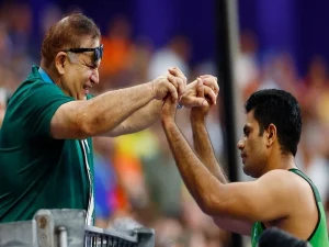 ارشد ندیم کے کوچ سلمان بٹ پر پابندی کے متنازع فیصلے کی تحقیقات کا آغاز