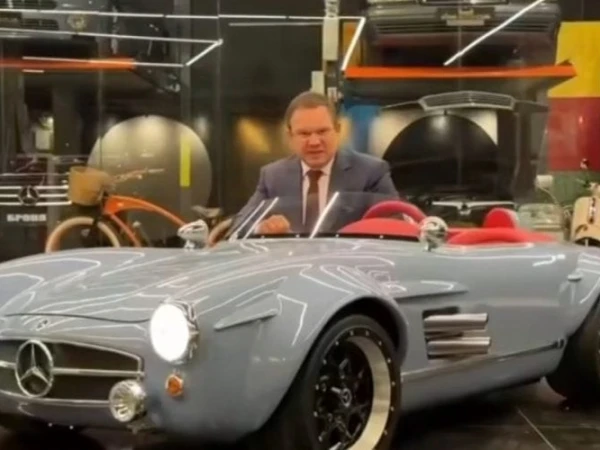 اب آپ اپنے بچے کیلئے کھلونے والی مرسڈیز بینز خرید سکتے ہیں، قیمت جان کر ہوش اُڑ جائیں گے