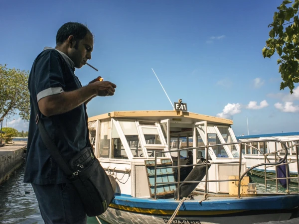 مالدیپ میں 2006 کے بعد پیدا ہونے والے افراد پر سگریٹ پینے پر پابندی عائد