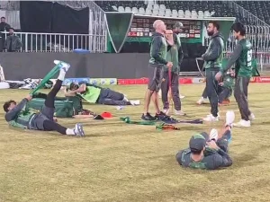 سہ فریقی ٹی ٹوئنٹی سیریز: قومی ٹیم کی راولپنڈی کرکٹ اسٹیڈیم میں ٹریننگ