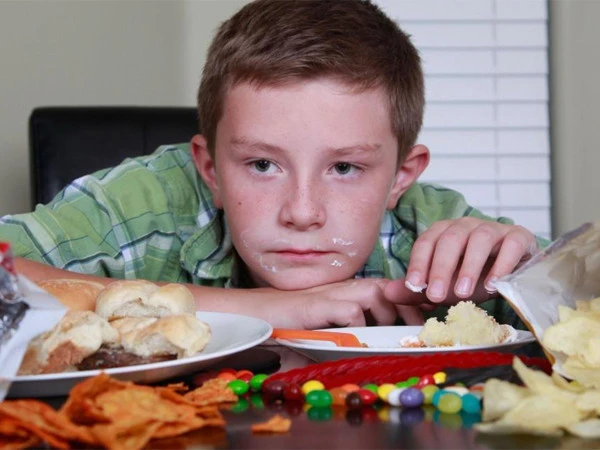 نوعمر بچوں کی یہ عادت ان کی صحت کیلئے مسائل پیدا کر سکتی ہے!