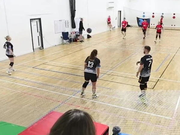 انگلینڈ: 48 گھنٹوں تک ڈوج بال کھیلنے کا ریکارڈ