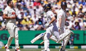 انگلینڈ کی 14 سال بعد آسٹریلوی سرزمین پر ٹیسٹ میچ میں فتح، وائٹ واش سے بھی بچ گیا