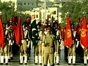 مزارِ قائد پر گارڈز کی تبدیلی کی پروقار تقریب، سیاسی و عسکری قیادت کی فاتحہ خوانی