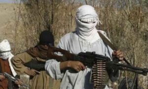 پاک فوج کا افغانستان کومنہ توڑ جواب؛ افغان طالبان نے سفید پرچم لہرا دیے