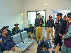 ایڈیشنل آئی جی کراچی کا پولیس 15 مددگار کال سینٹر کا دورہ، کارکردگی کا تفصیلی جائزہ
