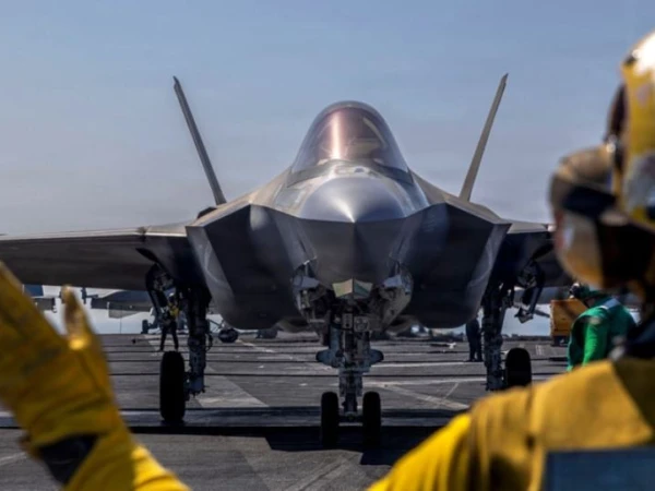 ایران سے کشیدگی میں شدت، امریکا نے قطر اور بحرین سے اپنے ہزاروں فوجی نکال لئے