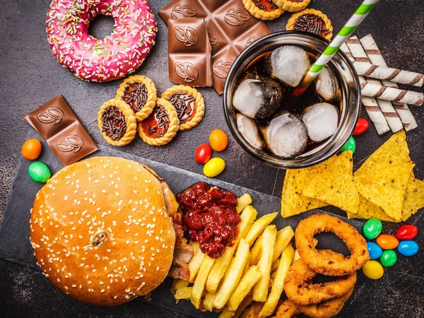 کینسر مریضوں کیلیے خطرے کی گھنٹی، ریڈی میڈ غذاؤں پر نئی تحقیق میں انکشاف