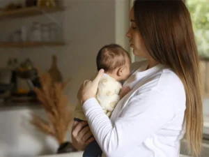 ماؤں کی لاپروائی کی وجہ سے بچوں کی ذہنی صلاحیتیں شدید متاثر ہورہی ہے: ماہرین