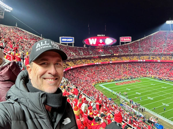 امریکا: مداح کا فٹبال سے محبت کا انوکھا اظہار