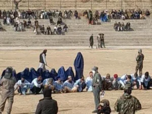 افغانستان میں خواتین پر پابندیاں، عالمی سطح پر بڑا مطالبہ سامنے آگیا