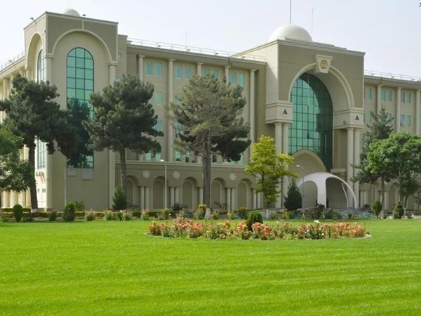 کابل میں طالبان وزارت دفاع کی عمارت کے اندر جھڑپوں کی اطلاعات