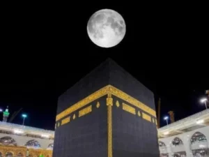 آج رات چاند خانہ کعبہ کے عین اوپر ہوگا