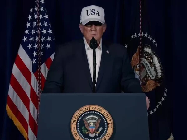 ایران کی ملٹری اور سیاسی قیادت ختم کر دی، پاسداران انقلاب ہتھیار ڈال دے، ٹرمپ