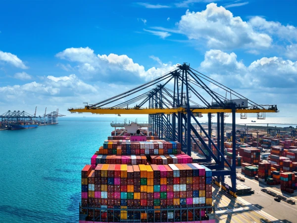 گوادر پورٹ پر نئے جہاز کی کامیاب برتھنگ، علاقائی کشیدگی میں اہمیت بڑھ گئی