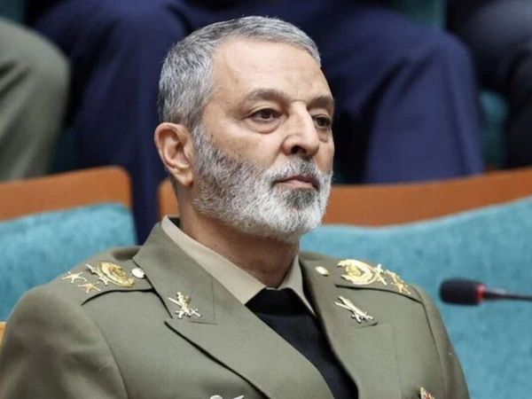 ایران نے وزیر دفاع عزیز ناصر زادہ اور آرمی چیف عبدالرحیم موسوی کی موت کی تصدیق کردی