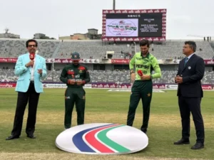 تیسرا ون ڈے: پاکستان کا بنگلا دیش کیخلاف ٹاس جیت کر فیلڈنگ کا فیصلہ