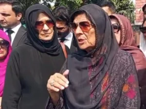 علیمہ خان نے پی ٹی آئی کے 10 ہزار کارکنان کو اڈیالہ پہنچنے کی ہدایت کردی
