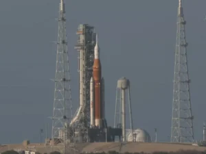 50 سال بعد انسان دوبارہ چاند کی جانب گامزن، ناسا نے آرٹیمس 2 راکٹ کامیابی کے ساتھ لانچ کر دیا