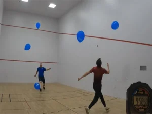 پانچ غباروں کو طویل مدت تک ہوا میں اچھالنے کا انوکھا ریکارڈ