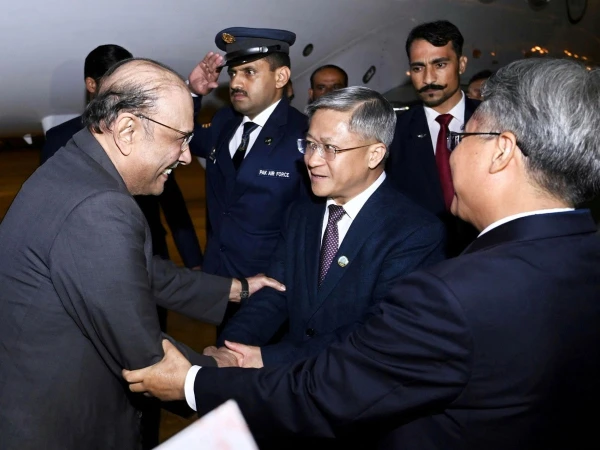 صدر مملکت آصف علی زرداری چین پہنچ گئے