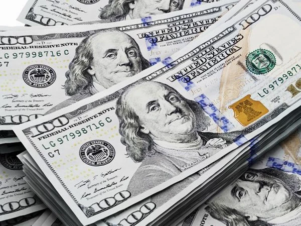 تحفے میں ملے لاٹری کے ٹکٹ نے لاکھوں ڈالر جتوا دیے