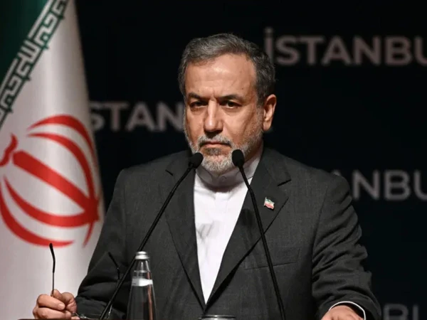 امریکا سے مذاکرات پر اہم پیشرفت؛ ایرانی وزیر خارجہ آج شام واپس اسلام آباد آئیں گے