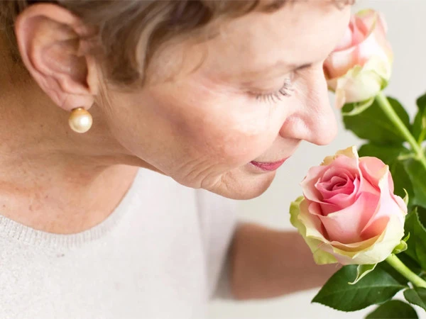 سونگھنے کی حس میں کمی کس بیماری کی علامت ہو سکتی ہے؟