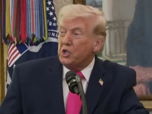 ایران کی پوری بحریہ سمندر کی تہہ میں پہنچ چکی ہے، ٹرمپ کی امریکی اخبار کے مضمون پر تنقید