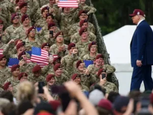 ٹرمپ کا آبنائے ہرمز پر ٹول ٹیکس اور منگل کی رات تک ایران کے تمام پل تباہ کرنے کی دھمکی