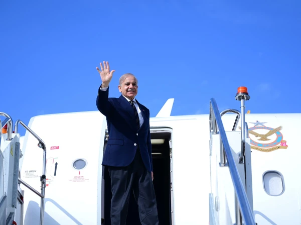 وزیرِ اعظم سعودی عرب، قطر اور ترکیہ کا اہم دورہ مکمل کرکے پاکستان روانہ