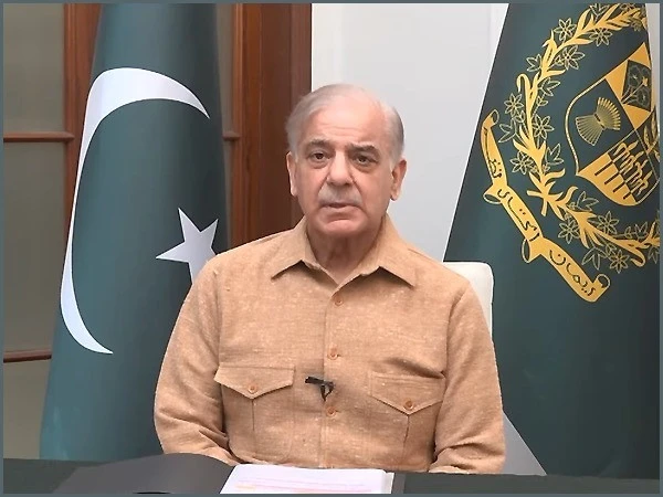 وزیراعظم شہباز شریف کا پیٹرول کی قیمت میں فی لیٹر 80 روپے کمی کا اعلان