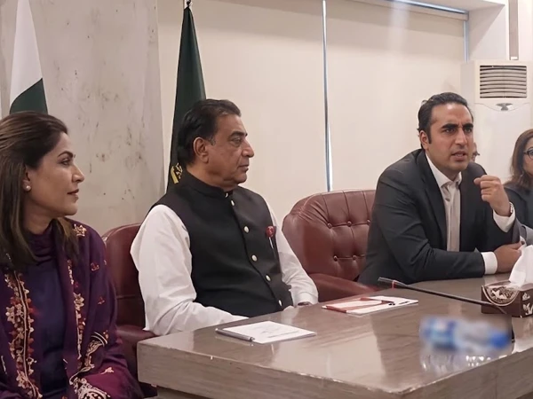 جھاڑ پلانے کے بعد بلاول بھٹو زرداری کو شازیہ مری کیساتھ رویے کا احساس ہوگیا