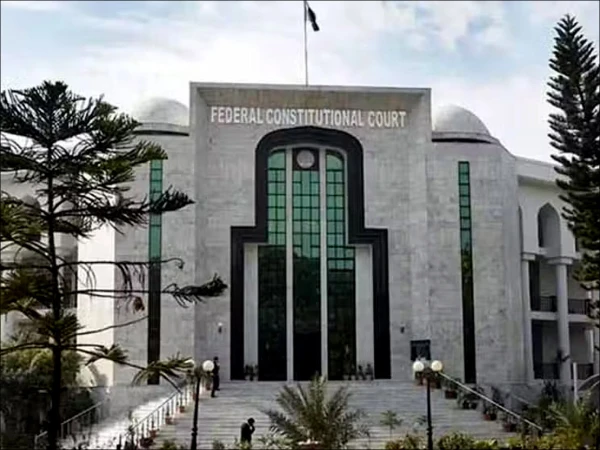 وفاقی آئینی عدالت نے سرداری نظام اور شناختی دستاویزات کی تصدیق سے متعلق بڑا فیصلہ جاری کردیا