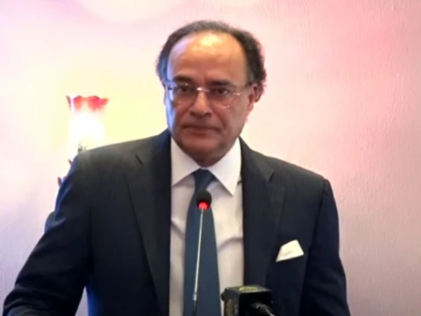 مشکل حالات کے باوجود معیشت درست سمت پر گامزن ہے، وزیر خزانہ