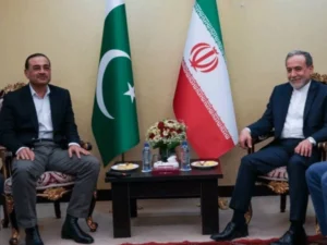 امریکا ایران مذاکرات: فیلڈ مارشل کی تہران میں ایرانی وزیر خارجہ سےاہم ملاقات، کشیدگی میں کمی پرگفتگو
