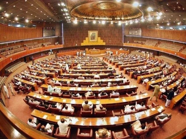 وفاقی حکومت 407 کھرب سے زائد غیر تصویبی لازمی اخراجات کی تفصیلات آج قومی اسمبلی میں پیش کریگی