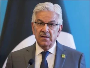 گروپ کیپٹن عاصم کی شہادت پر فتنۃ الخوارج کا جھورٹا پروپیگنڈا، وزیر دفاع کی سخت تنقید