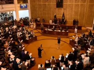 کے پی اسمبلی کے اراکین کو بلیو پاسپورٹ، اسلحہ لائسنس کی سہولت سے متعلق وضاحت
