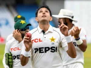 پاکستان کرکٹ کی تاریخ میں انوکھا واقعہ، پانچ وکٹیں لینے والے بولر کو ہی ڈراپ کردیا