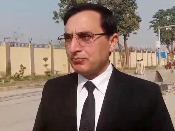 بانی نے کوئی ڈیل نہیں کی، وزیر داخلہ سے ملاقاتوں کی تفصیل نہیں بتا سکتا، بیرسٹر گوہر