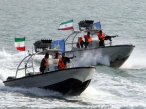 ایران کا آبنائے ہرمز میں متحدہ عرب امارات کا آئل ٹینکر قبضے میں لینے کا دعویٰ