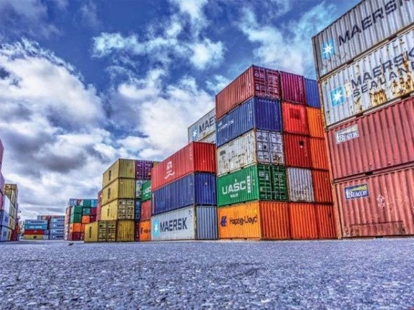 برآمدات بڑھانے کیلیے حکومت کا 255 ارب پیکیج کا اعلان