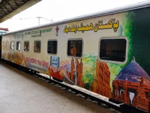 جشنِ آزادی کے سلسلے میں یومِ آزادی سفاری ٹرین کراچی سے تھر کے لیے روانہ