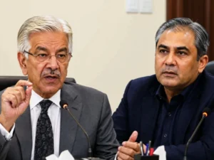محسن نقوی اتنے طاقتور وزیر ہیں جو کئی معاملات میں وزیراعظم کو بھی جوابدہ نہیں، خواجہ آصف